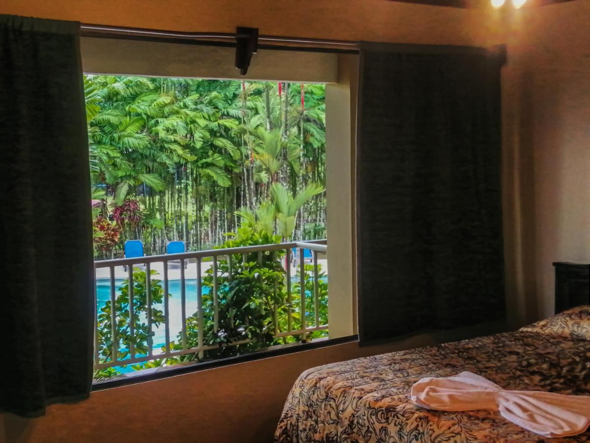 Arenal Backpackers Resort La Fortuna Bagian luar foto